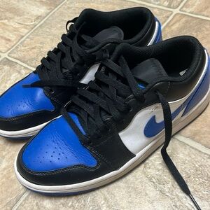 Men's Air Jordan Nike Tennis Shoes size 7.5